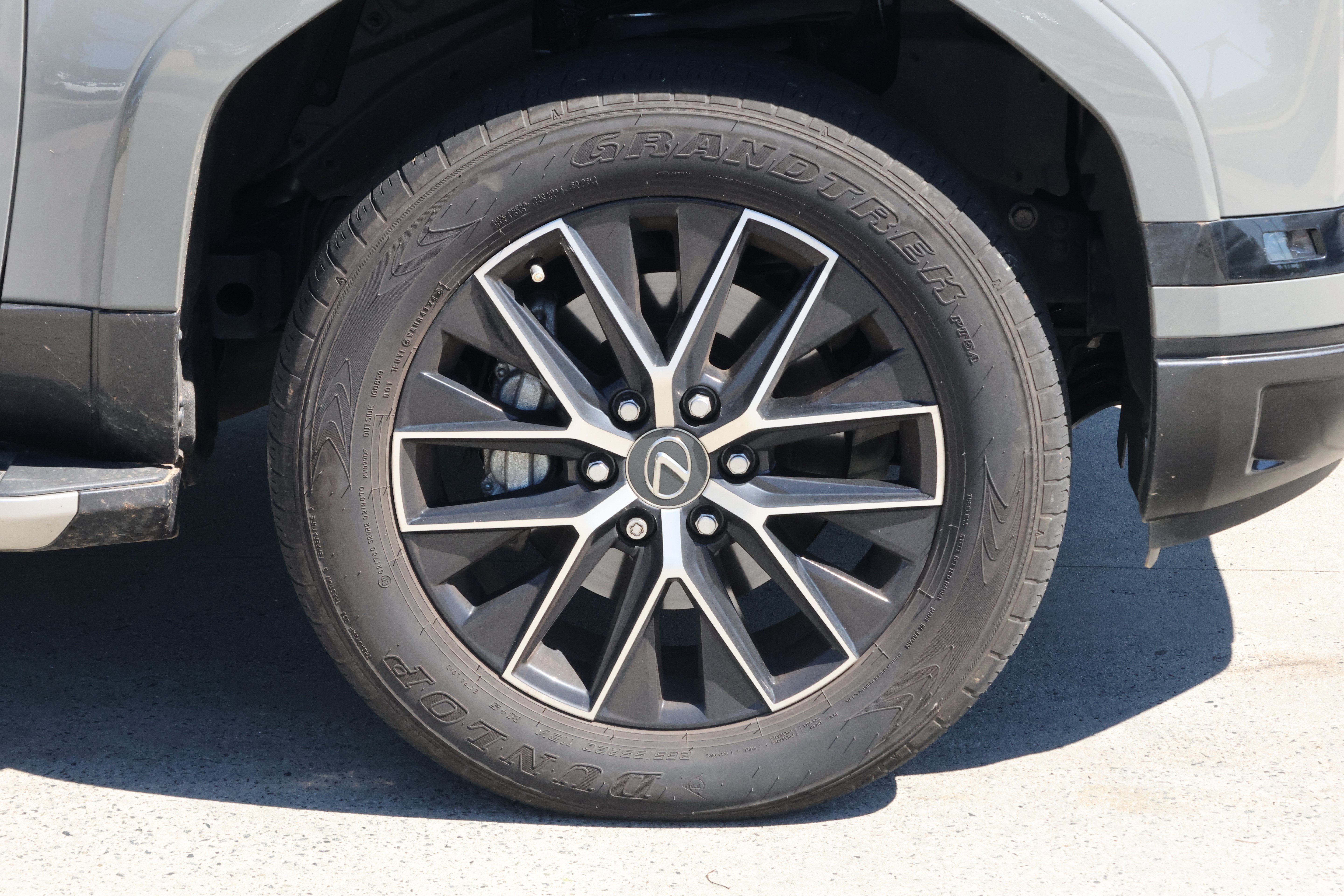 Certified 2024 Lexus GX 550 w/ Accessory Package (Z1) AWD/4WD image 11