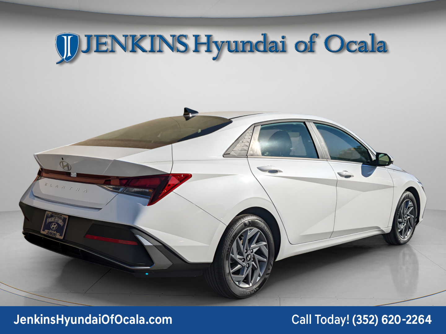 Certified 2025 Hyundai Elantra Sport w/ Cargo Package FWD image 3