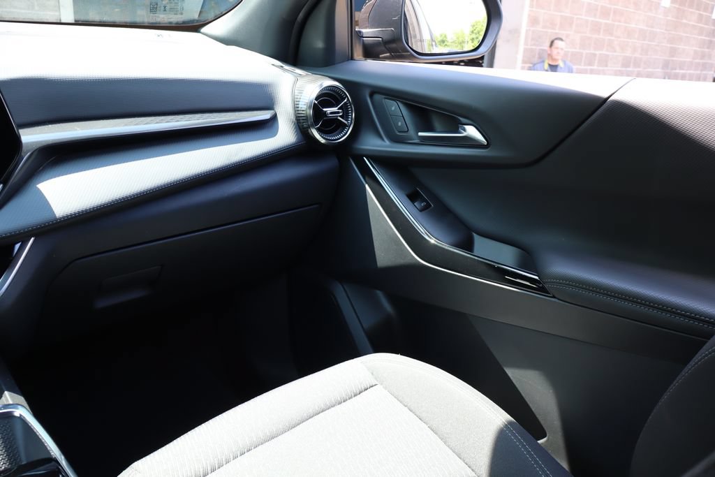 Used 2025 Chevrolet Equinox LT FWD image 36
