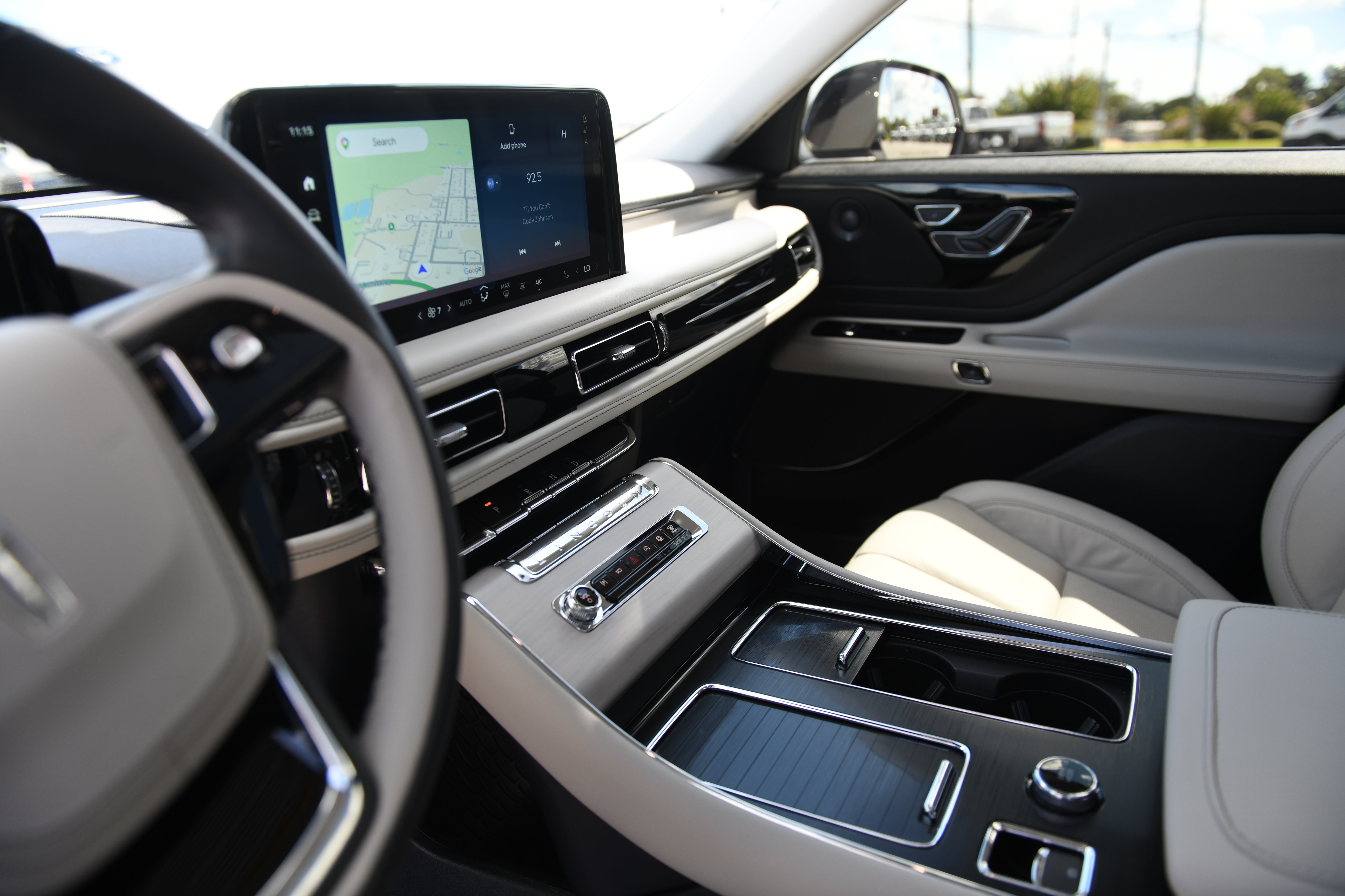 Used 2025 Lincoln Aviator Reserve w/ Jet Appearance Package RWD image 22