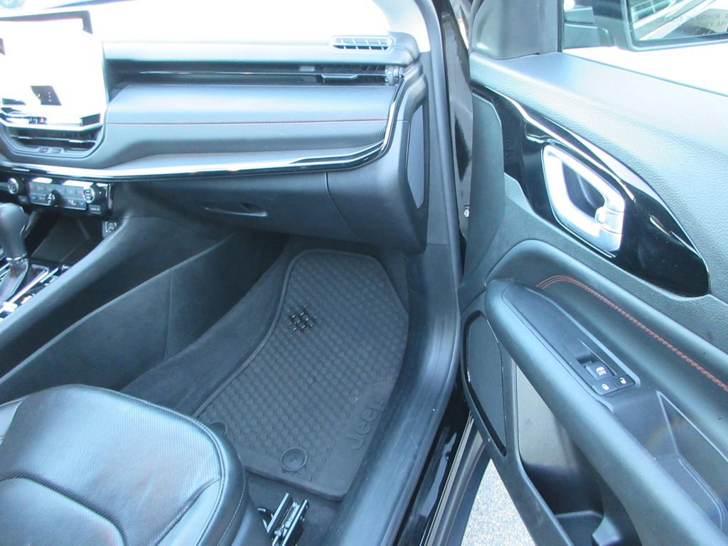 Used 2022 Jeep Compass Trailhawk w/ Trailhawk Elite Group image 19