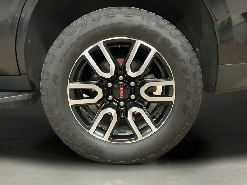 Used 2022 GMC Yukon AT4 image 34
