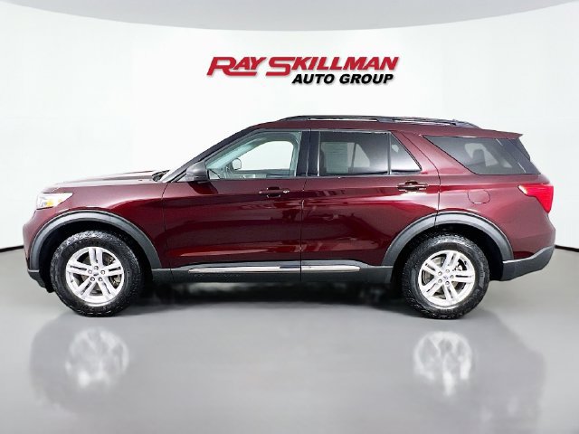 Used 2022 Ford Explorer XLT w/ Equipment Group 202A AWD/4WD image 4
