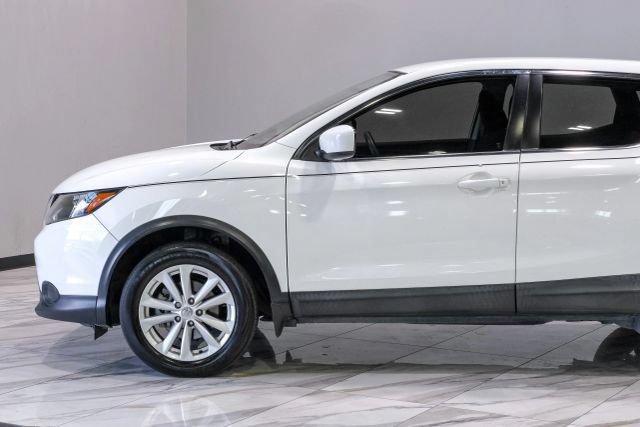 Used 2018 Nissan Rogue Sport S w/ S Appearance Package FWD image 16