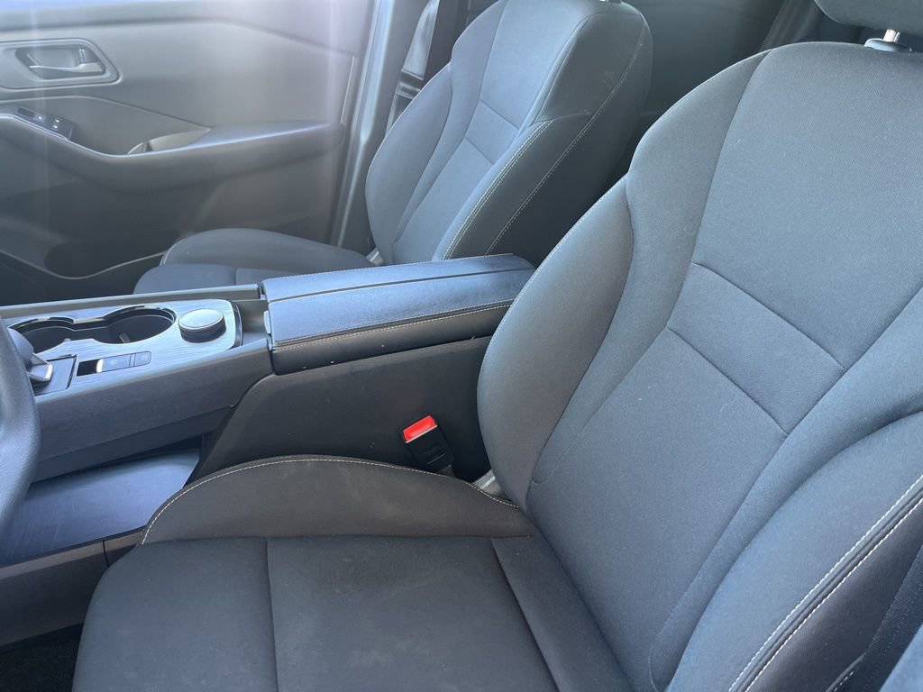 Used 2024 Nissan Rogue S image 8