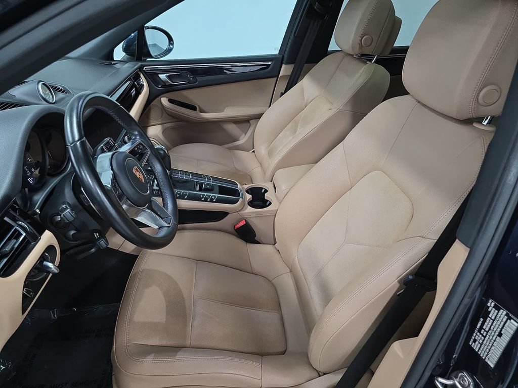 Certified 2019 Porsche Macan AWD/4WD image 5