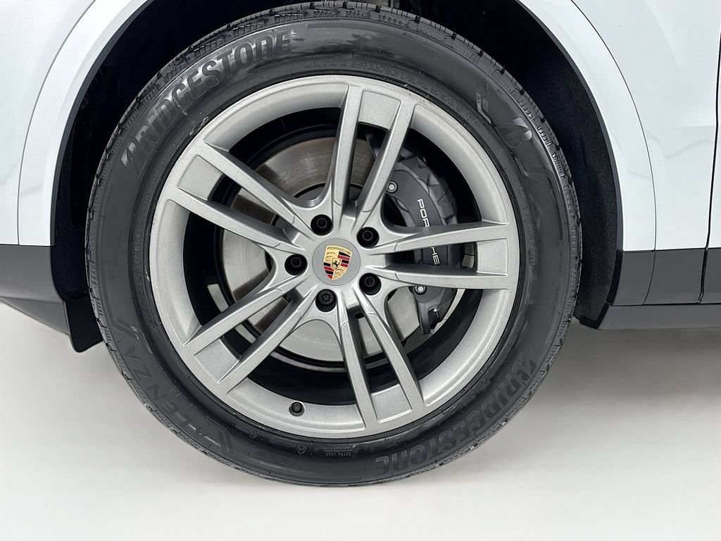 Certified 2026 Porsche Cayenne Coupe AWD/4WD image 33
