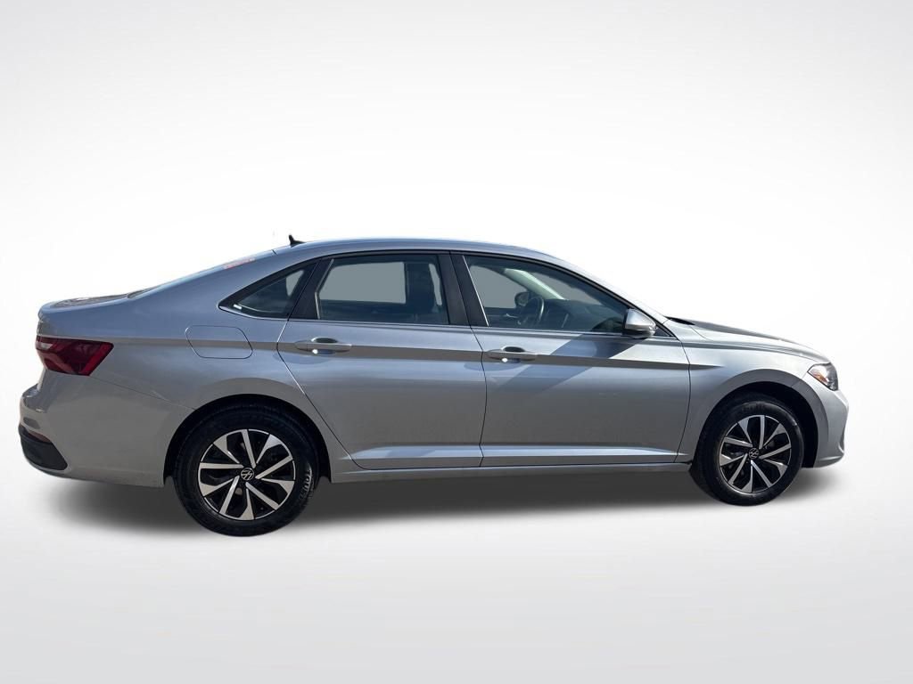 Used 2024 Volkswagen Jetta S image 18