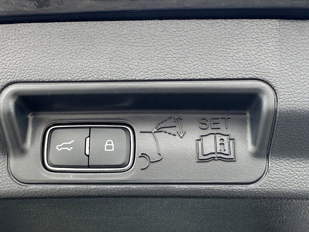 Used 2025 Ford Explorer ST-Line AWD/4WD image 10