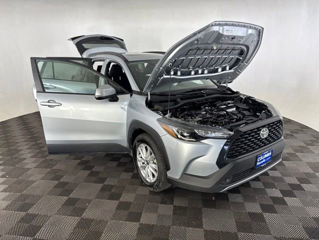 Used 2023 Toyota Corolla Cross LE w/ Moonroof Package AWD/4WD image 15