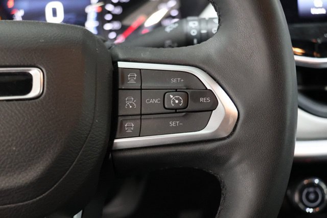 Used 2025 Jeep Compass Limited AWD/4WD image 18