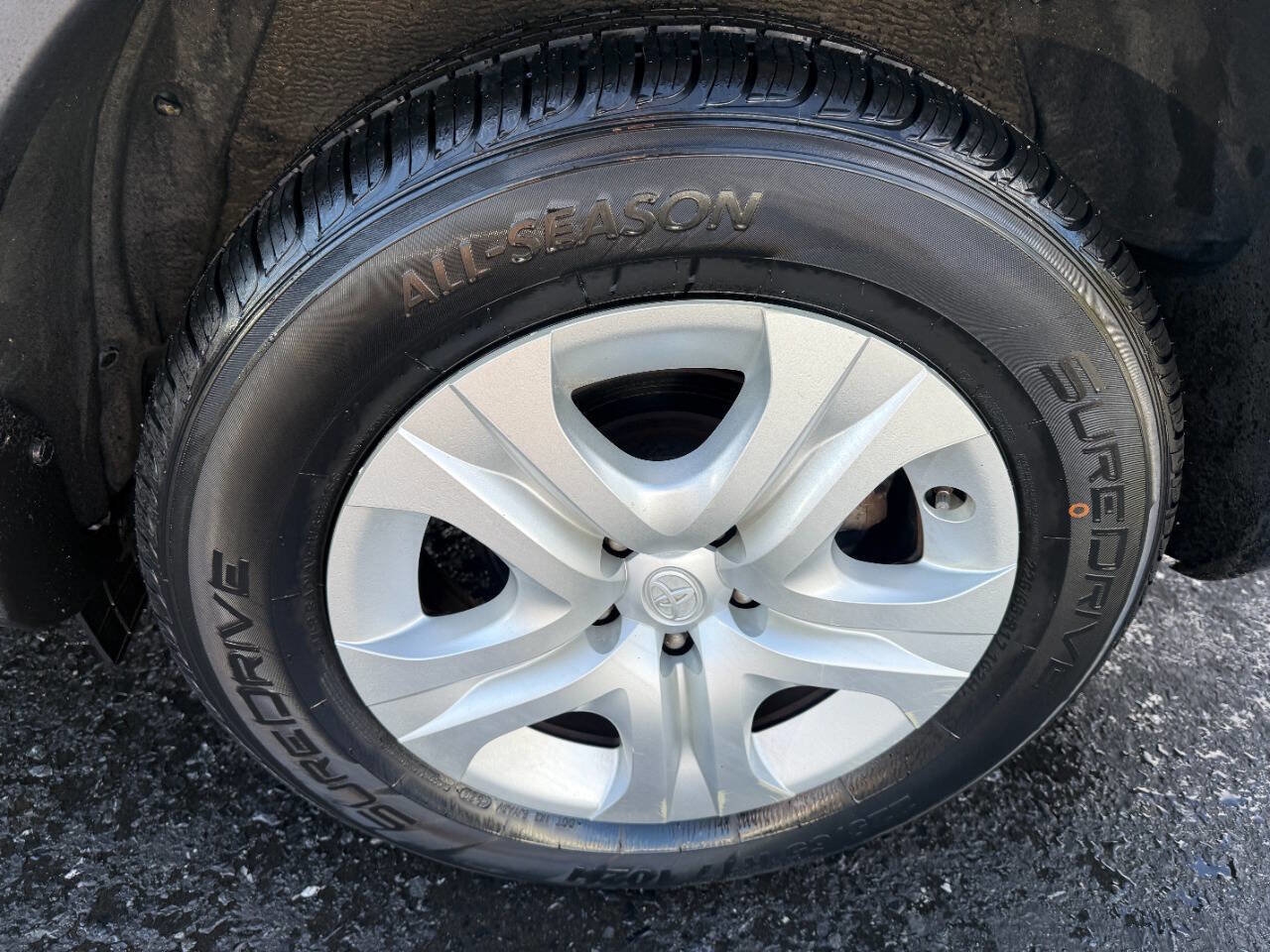 Used 2015 Toyota RAV4 LE image 10