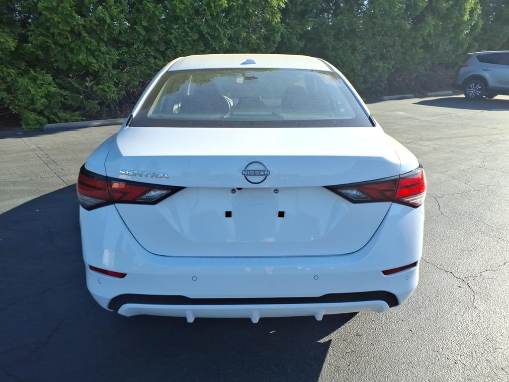 Used 2025 Nissan Sentra SV FWD image 4
