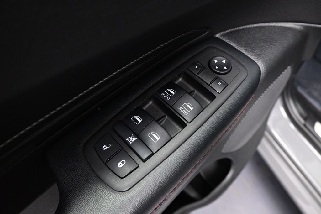 Used 2025 Dodge Durango GT AWD/4WD image 14