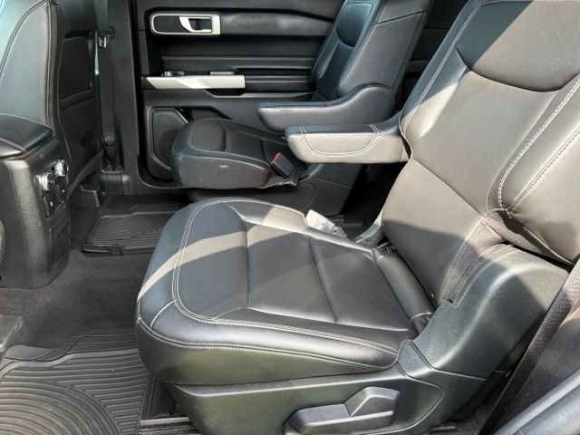 Used 2022 Ford Explorer XLT w/ Equipment Group 202A AWD/4WD image 14