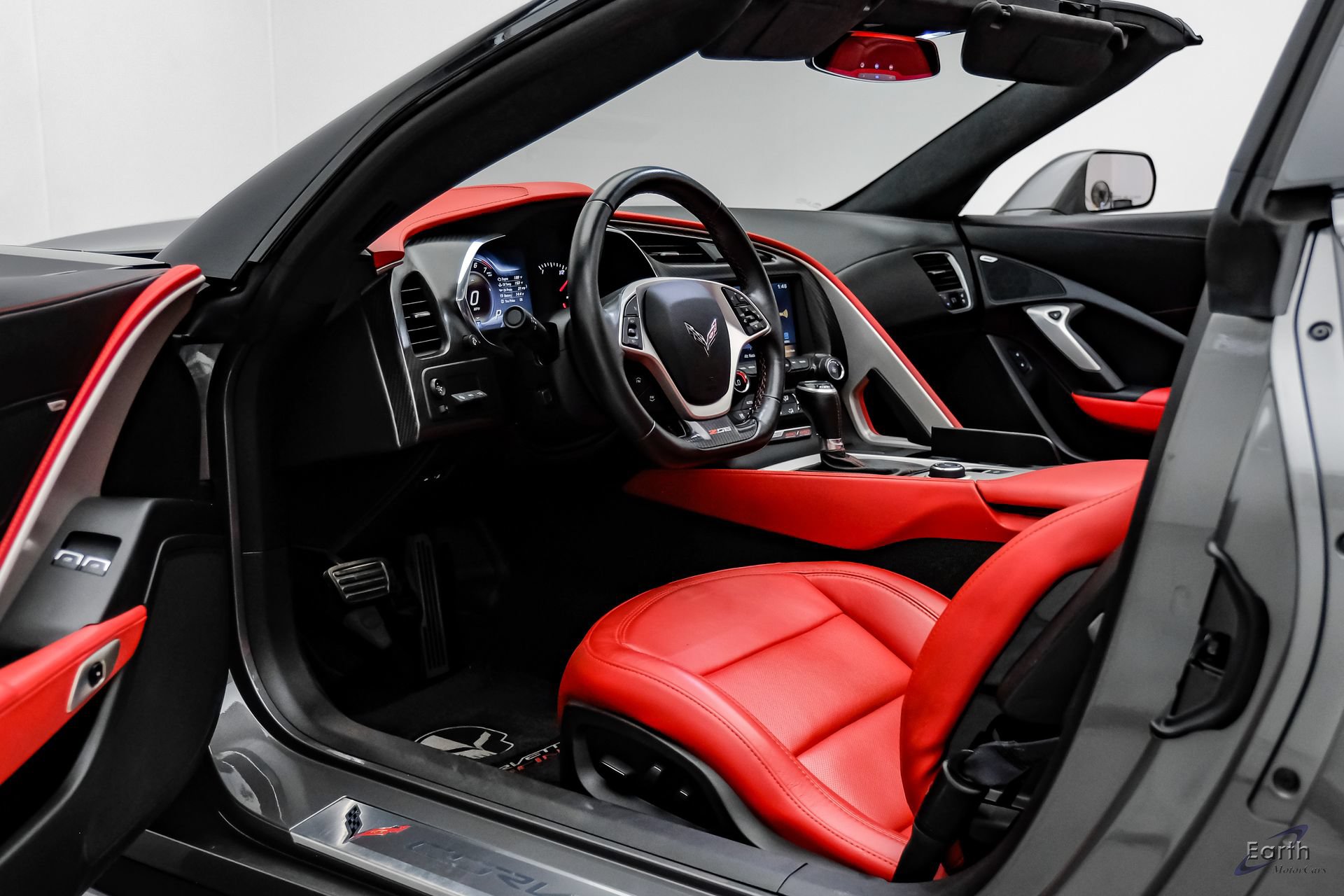 Used 2015 Chevrolet Corvette Z06 w/ 3LZ Preferred Equipment Group RWD image 43
