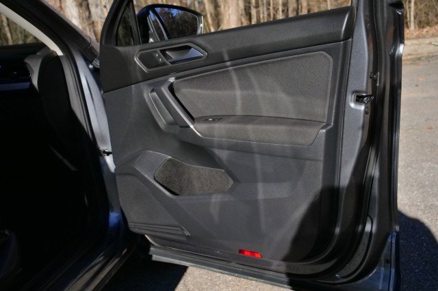 Used 2020 Volkswagen Tiguan S image 41