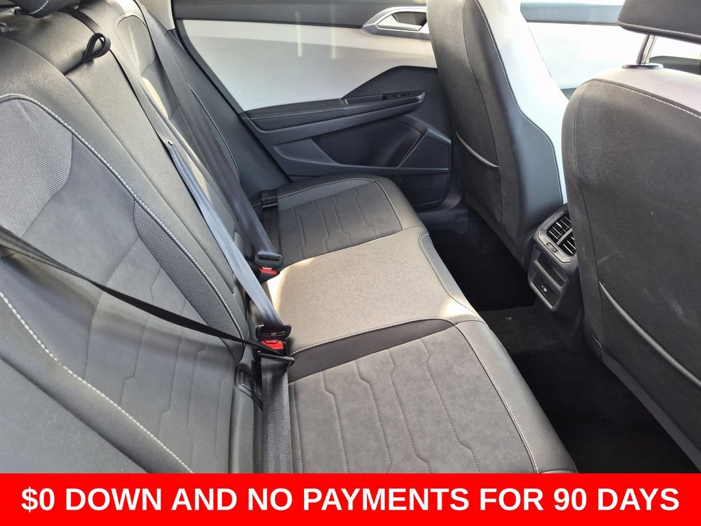 Used 2025 Volkswagen Taos SE FWD image 29