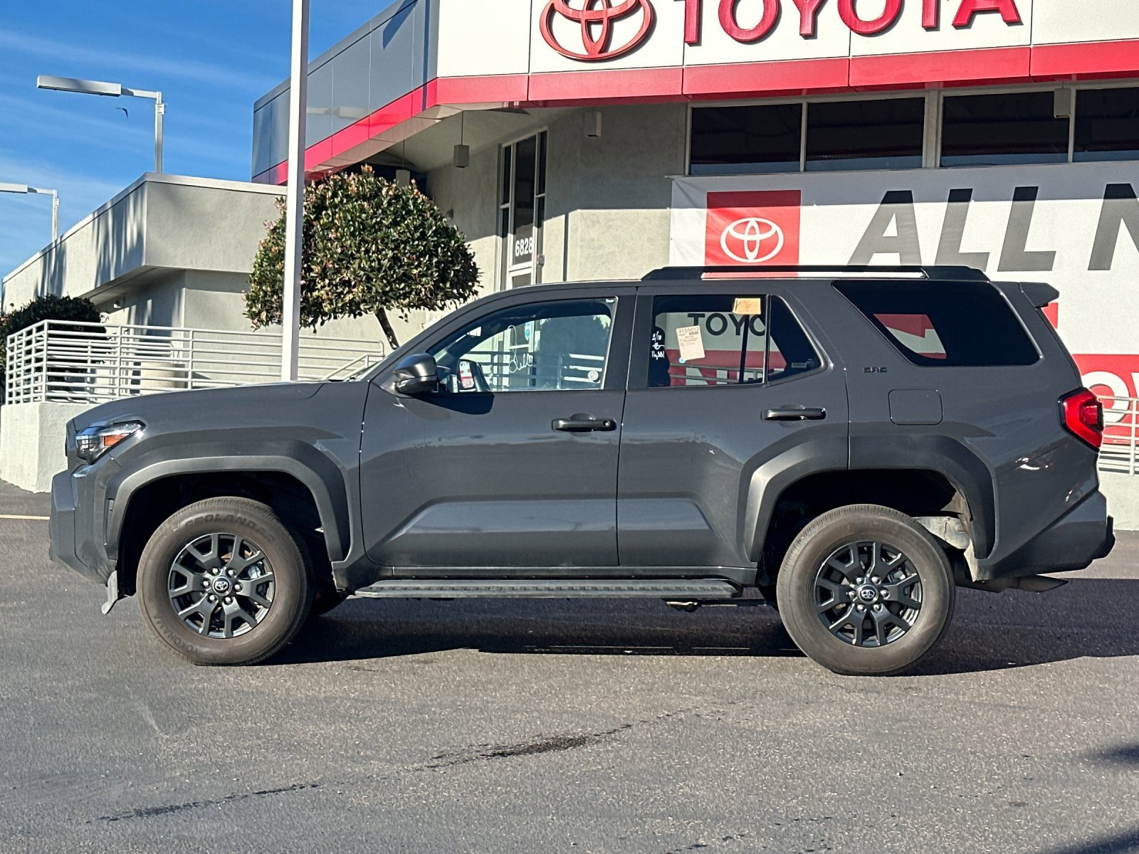 Used 2025 Toyota 4Runner SR5 image 2