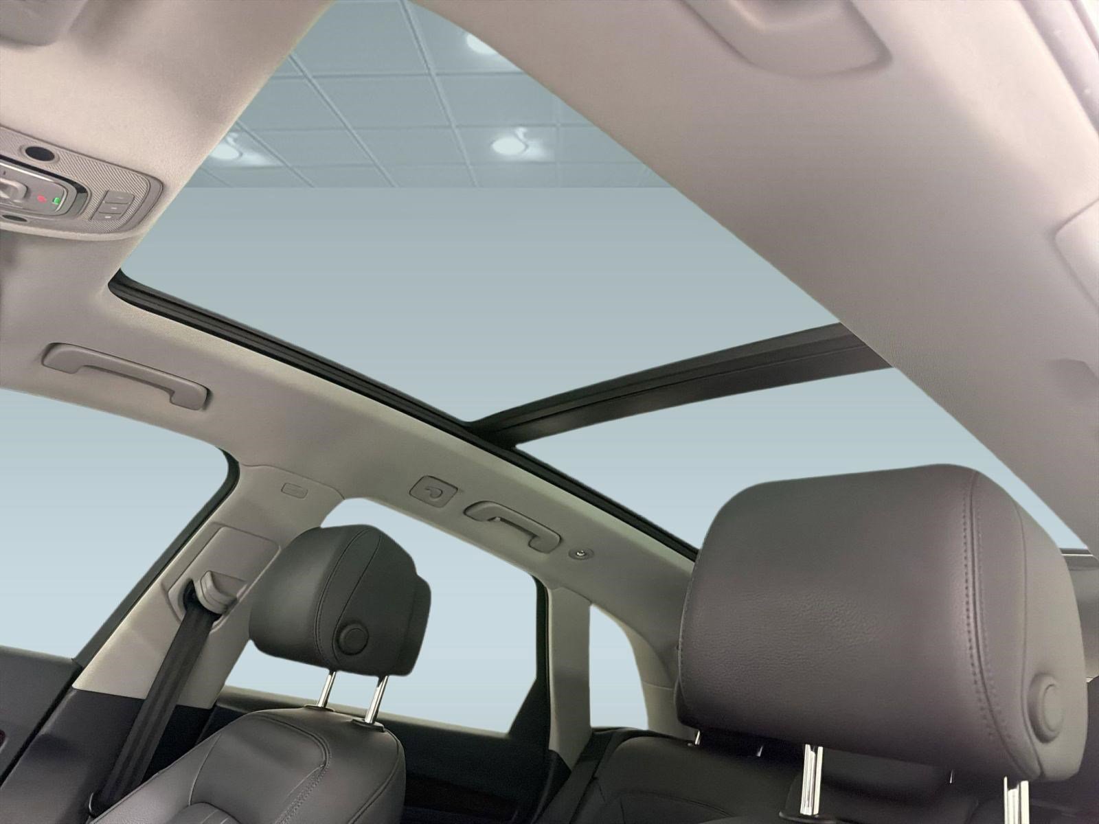 Used 2020 Audi Q5 Premium w/ Convenience Package image 13