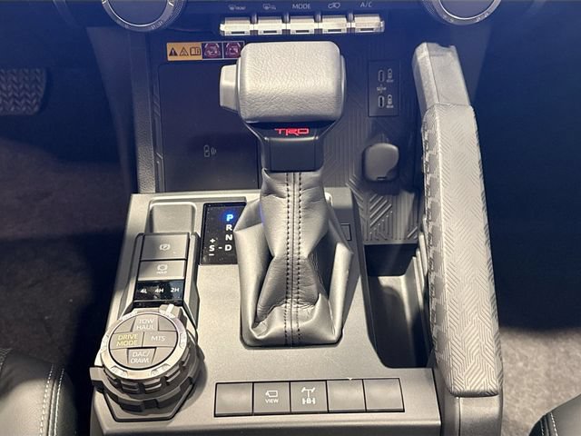 New 2025 Toyota 4Runner TRD Off-Road Premium AWD/4WD image 15
