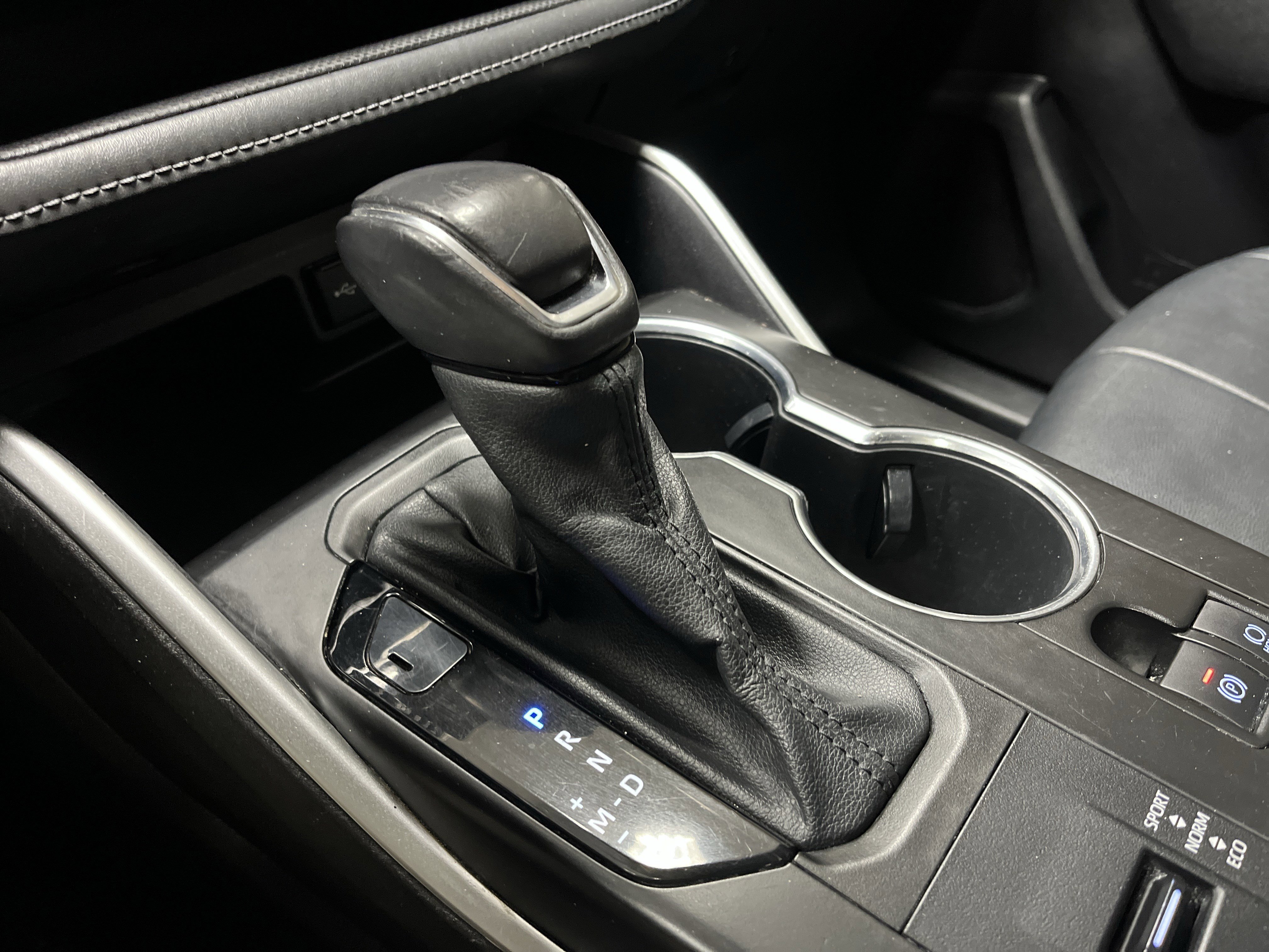 Used 2021 Toyota Highlander XLE image 25