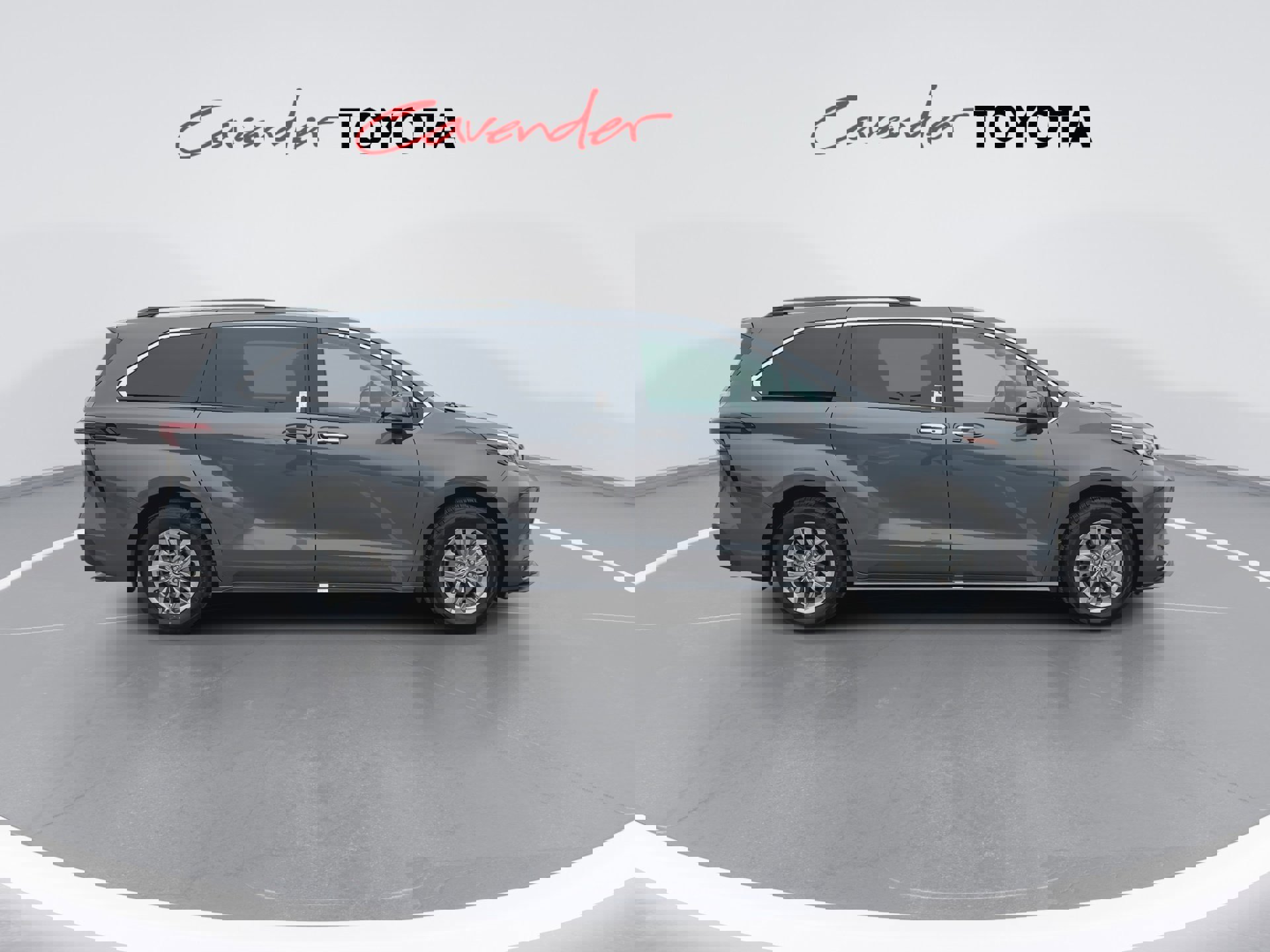 Certified 2025 Toyota Sienna XLE image 9