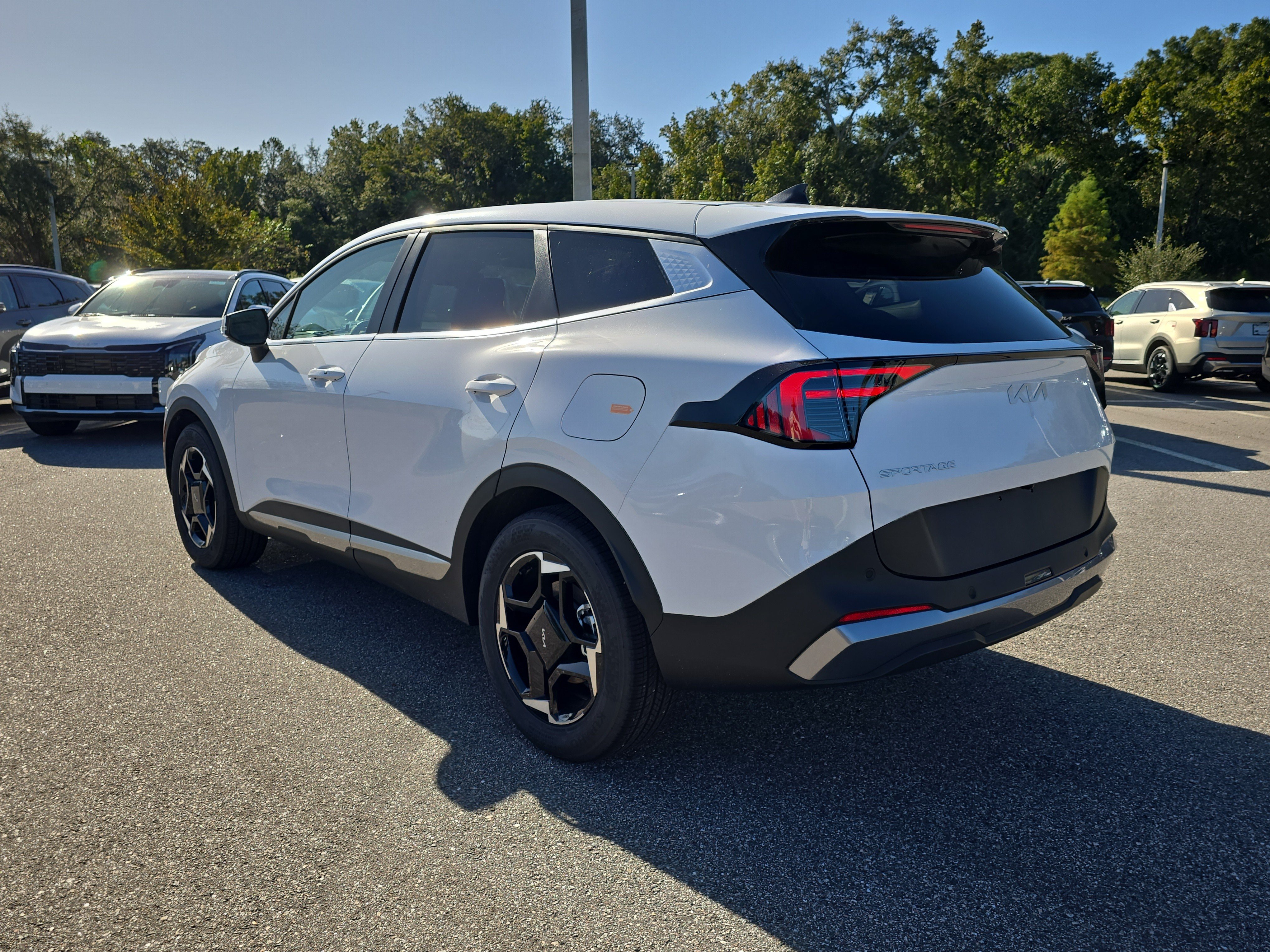 New 2027 Kia Sportage EX FWD image 6