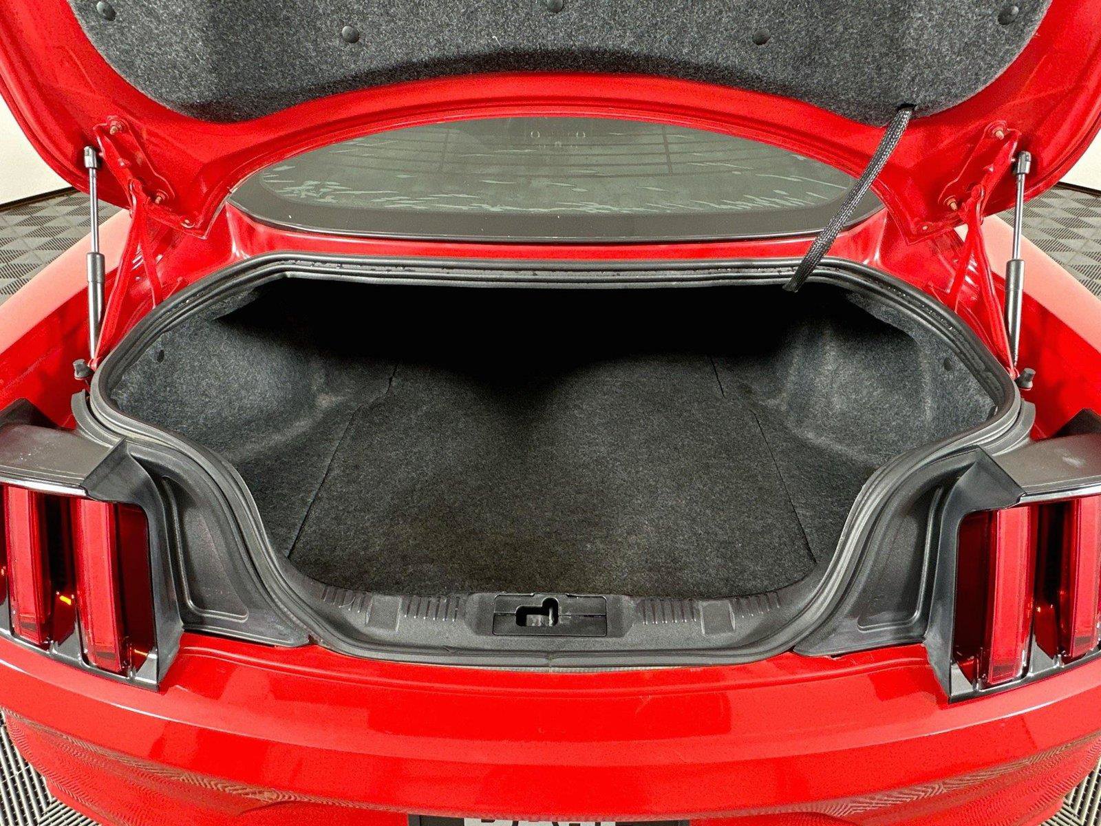 Used 2015 Ford Mustang Coupe RWD image 24