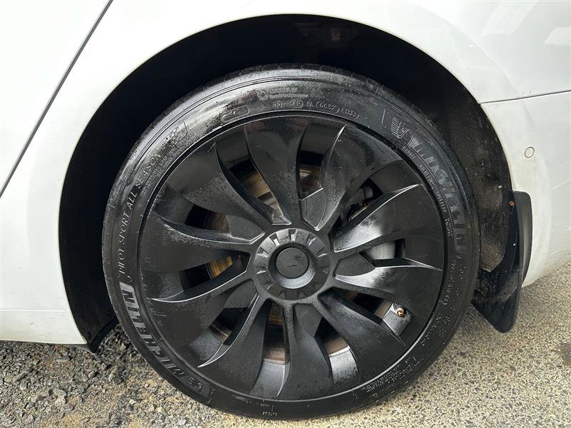 Used 2018 Tesla Model 3 Long Range RWD image 16