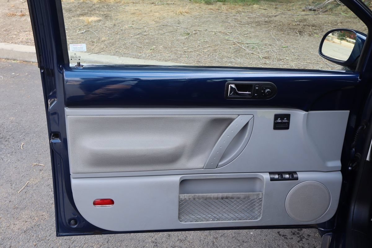 Used 2003 Volkswagen Beetle GL FWD image 24