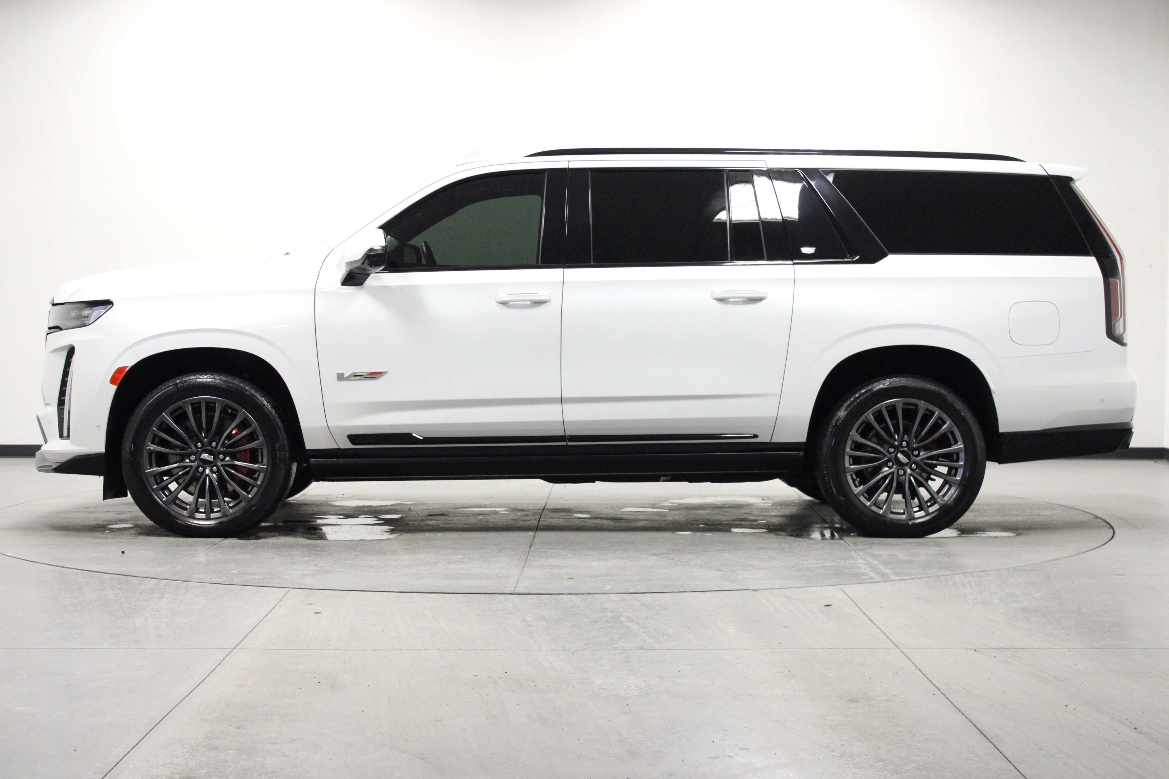 Used 2023 Cadillac Escalade ESV V w/ Heavy-Duty Trailer Package image 7