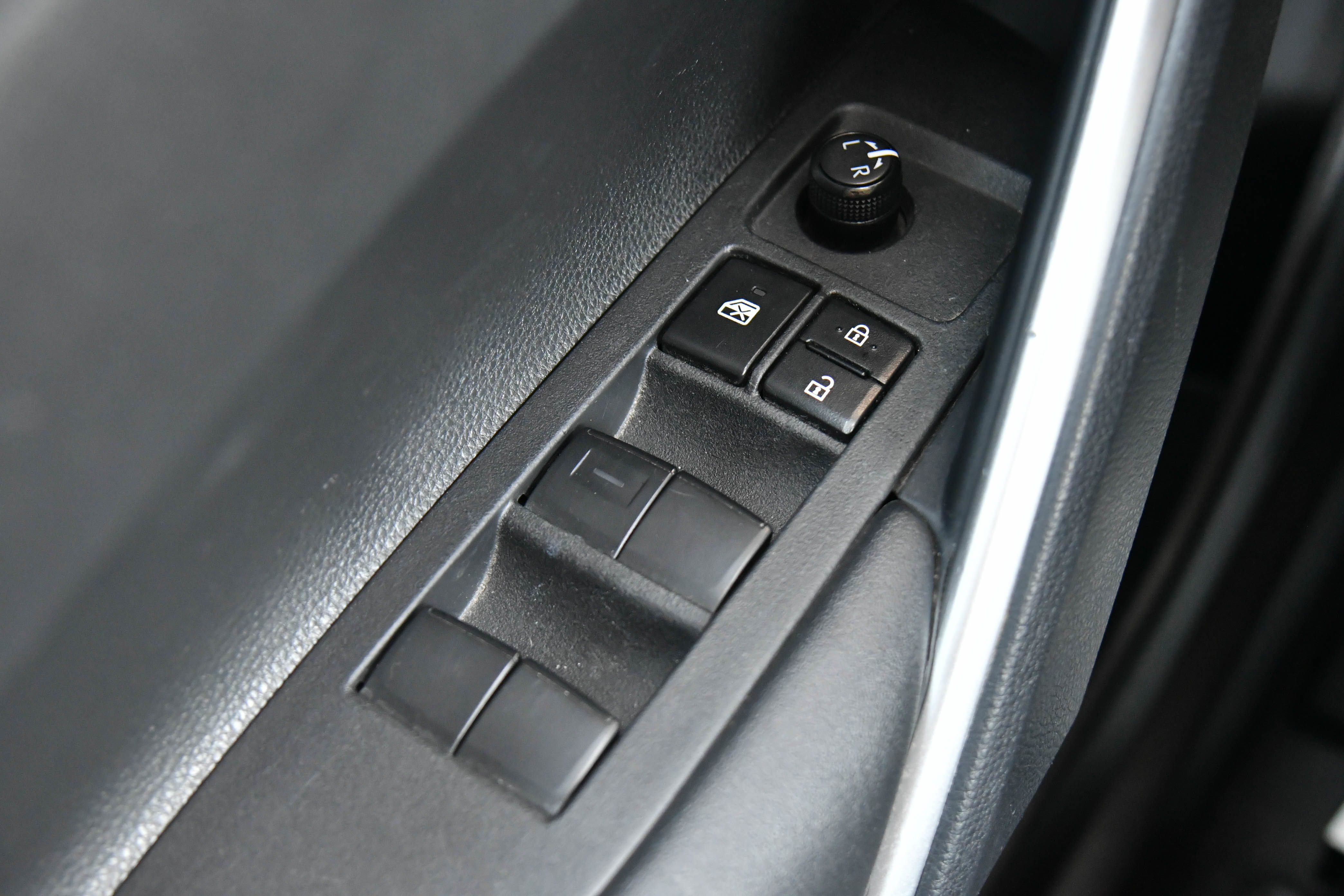 Used 2023 Toyota Corolla Cross LE image 35