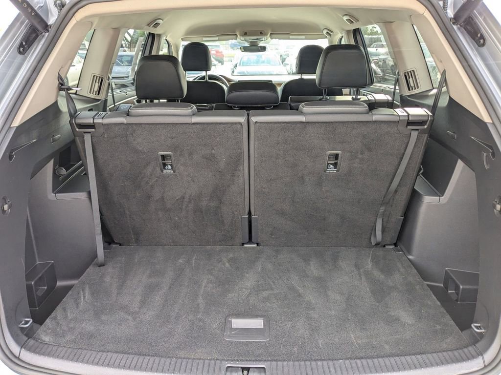 Used 2025 Volkswagen Atlas SE image 28