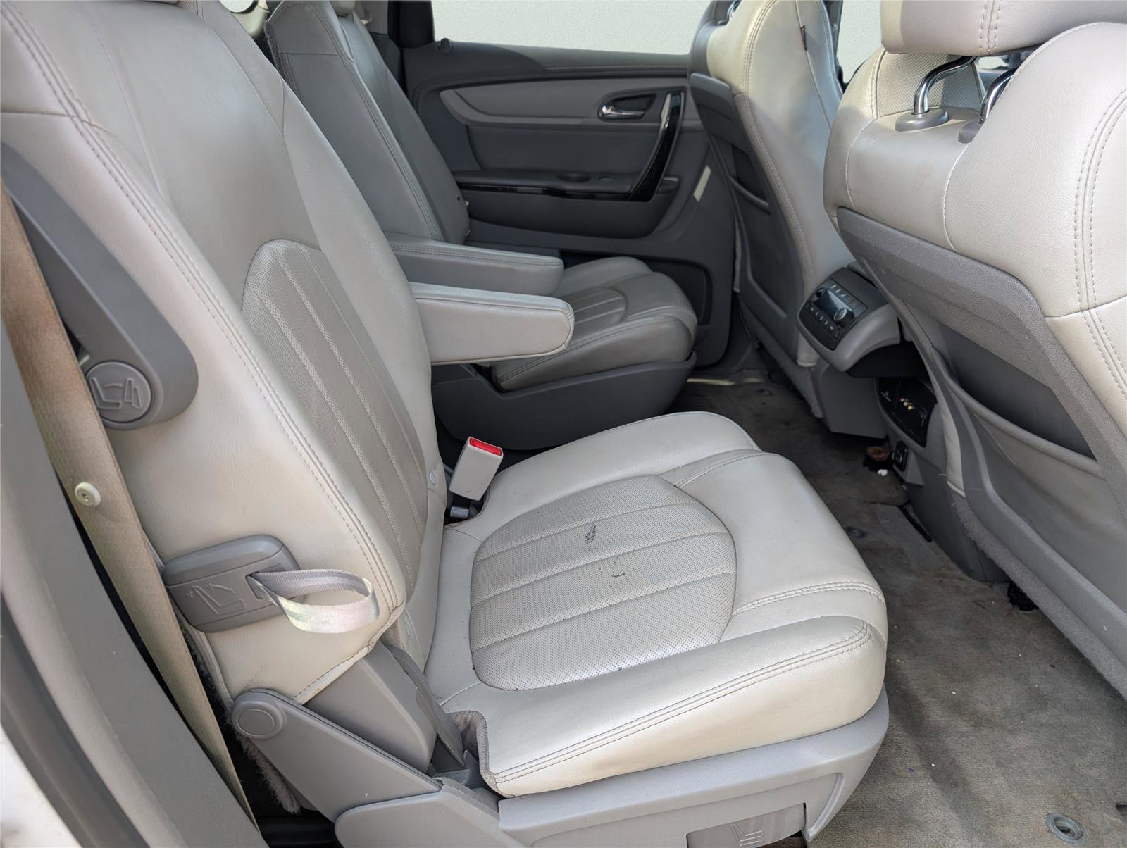 Used 2017 Chevrolet Traverse Premier image 36