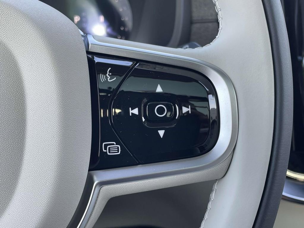 New 2026 Volvo XC90 B6 Ultra image 13