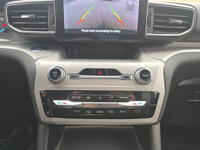 Used 2023 Ford Explorer XLT w/ Equipment Group 202A image 18
