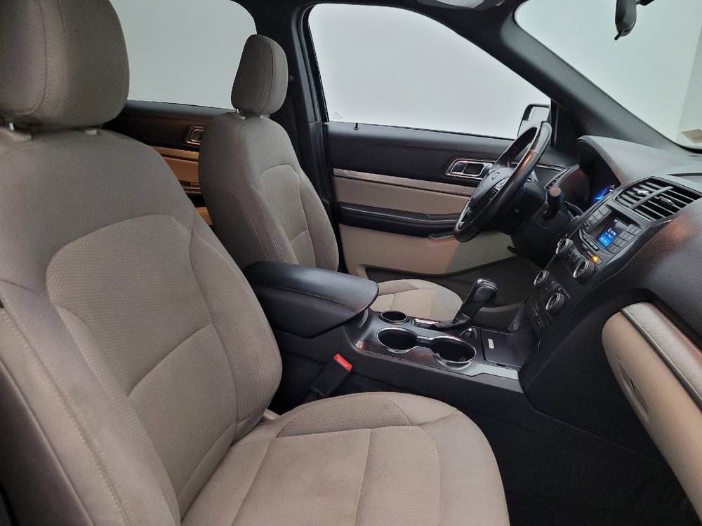 Used 2018 Ford Explorer XLT FWD image 21