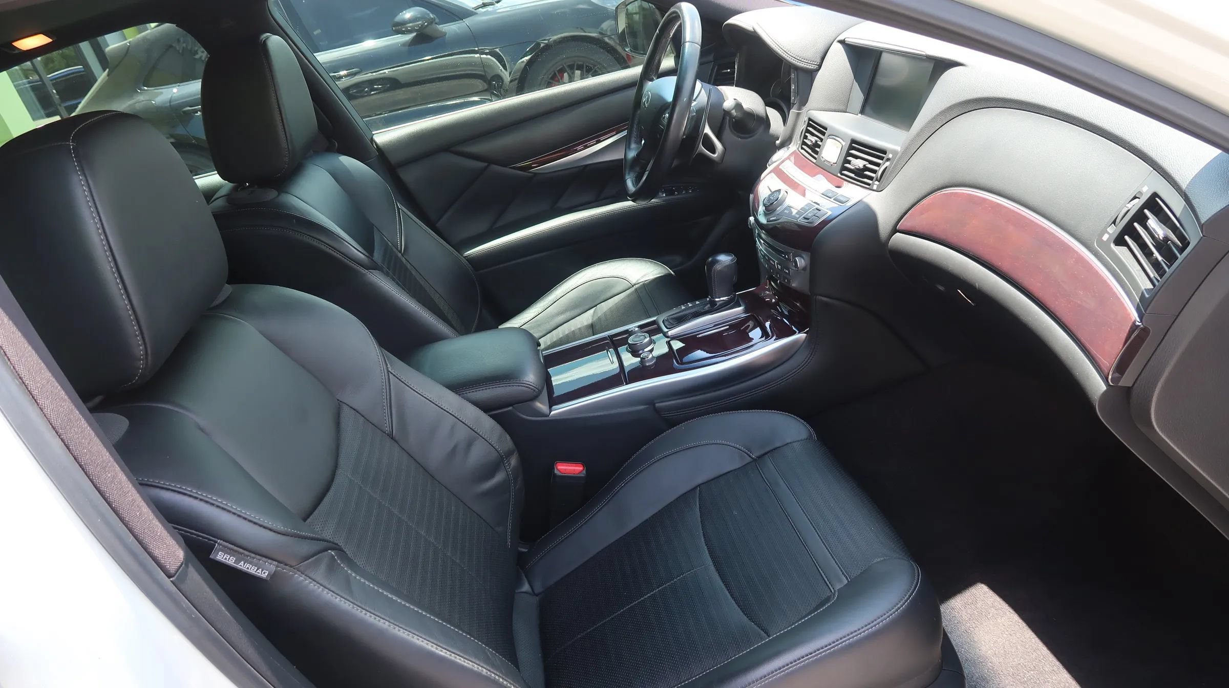 Used 2019 INFINITI Q70 Luxe w/ Sport Package RWD image 28
