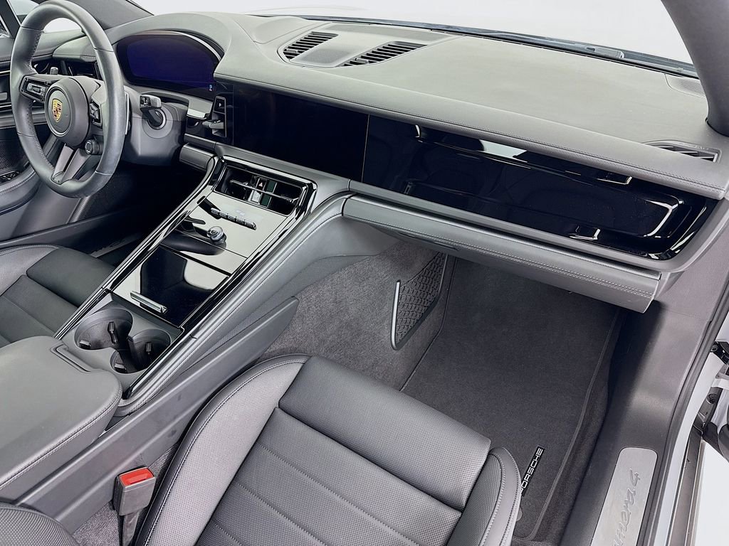 Certified 2025 Porsche Panamera 4 AWD/4WD image 32