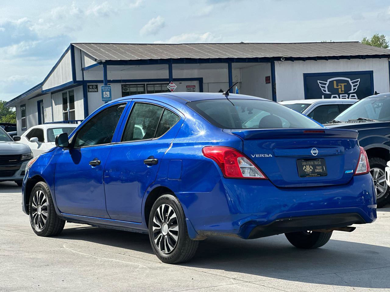 Used 2015 Nissan Versa S Plus FWD image 5