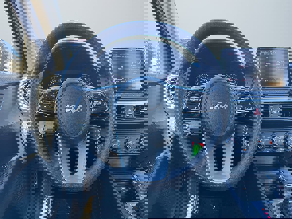 Used 2022 Kia Forte LXS w/ LXS Technology Package image 11