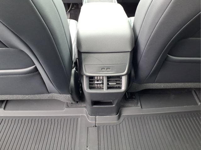 New 2026 Chevrolet Equinox LT w/ Convenience Package II AWD/4WD image 16