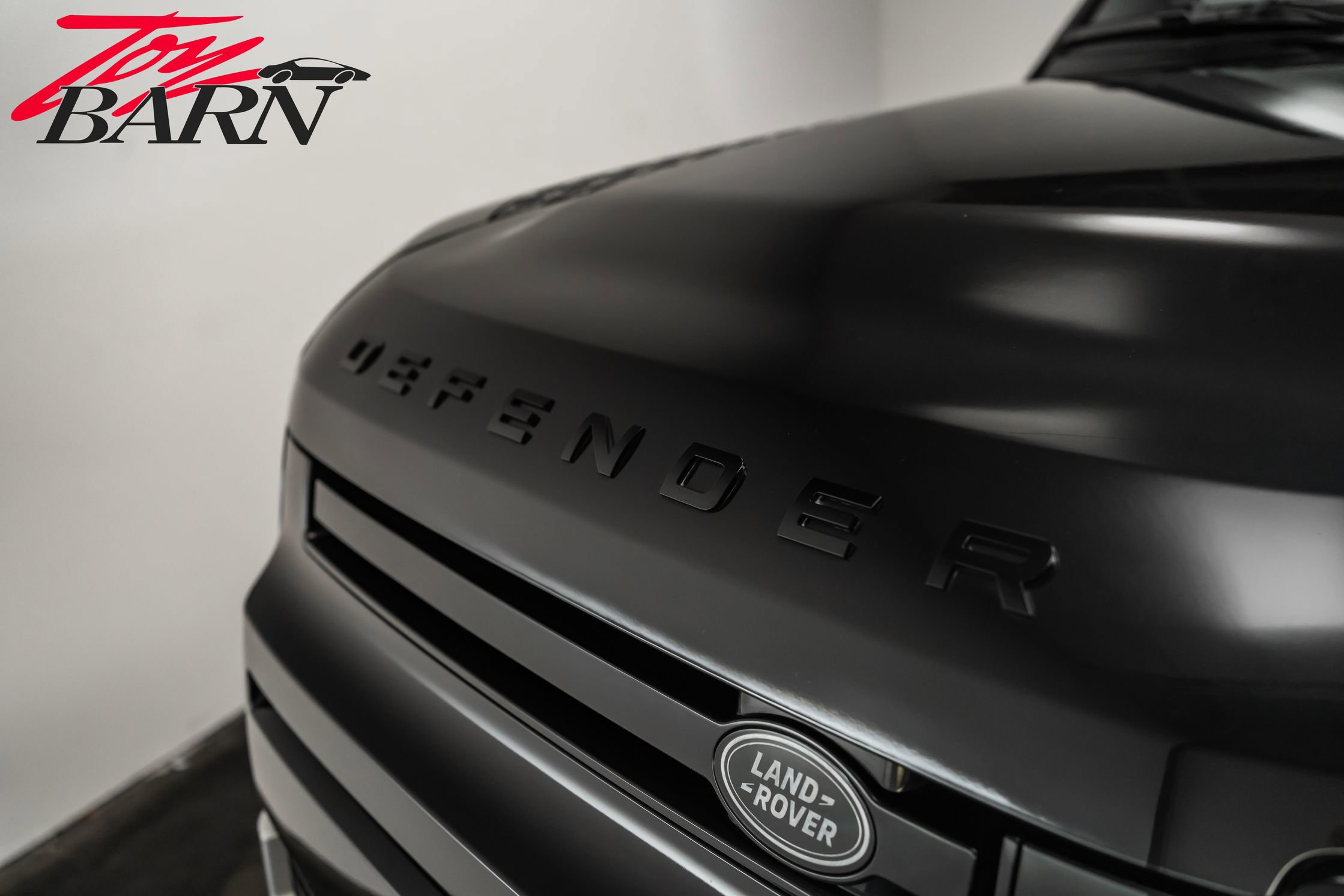 Used 2024 Land Rover Defender 110 SE image 9