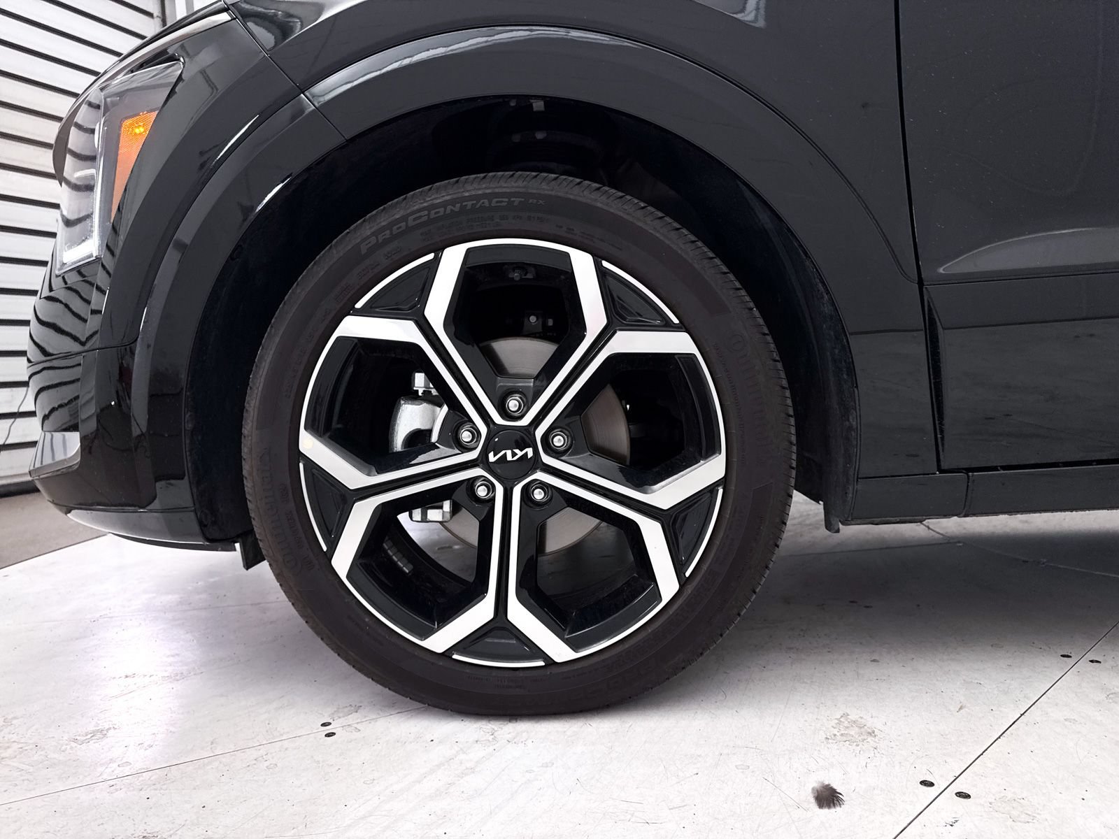 Certified 2025 Kia Niro EX Touring FWD image 15