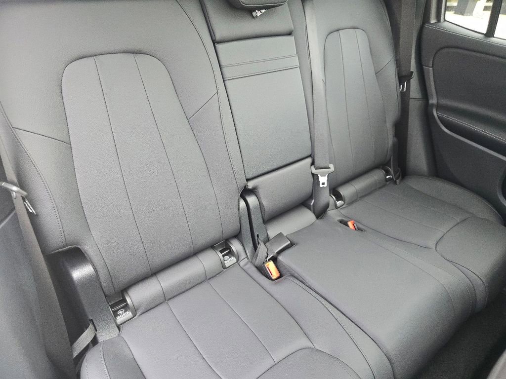 Certified 2025 Mercedes-Benz GLB 250 4MATIC image 21