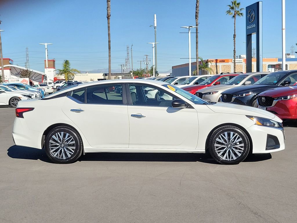 Used 2024 Nissan Altima 2.5 SV image 27