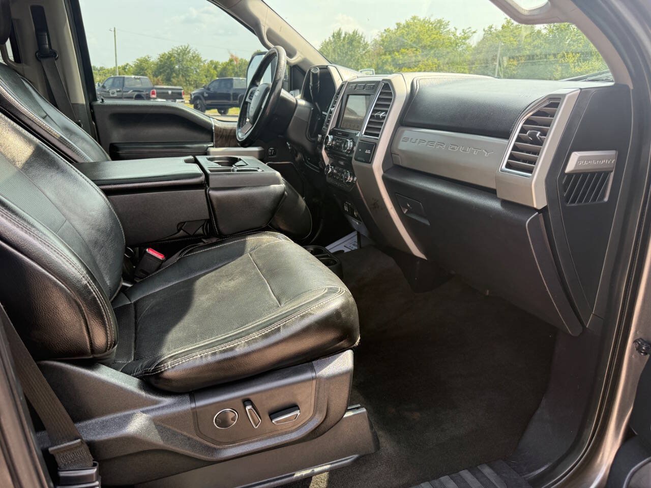 Used 2017 Ford F250 Lariat w/ Lariat Ultimate Package AWD/4WD image 51