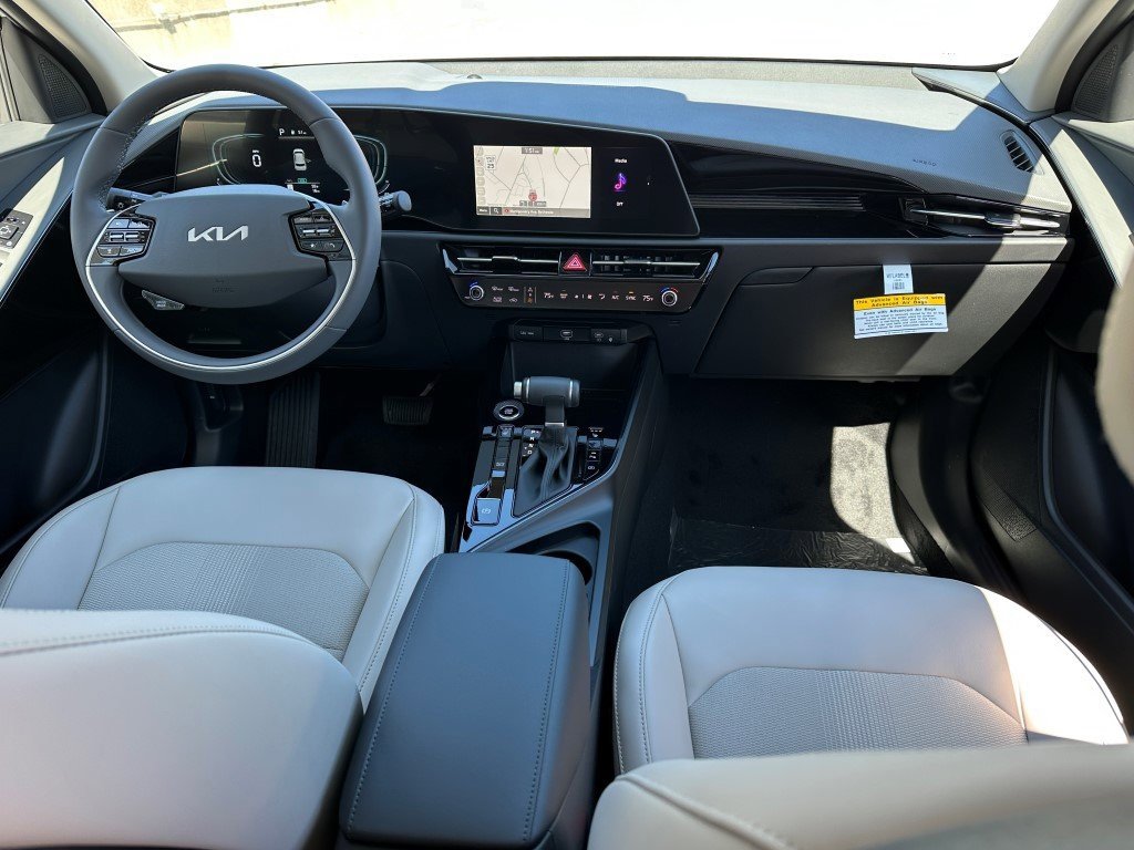 New 2025 Kia Niro EX image 13