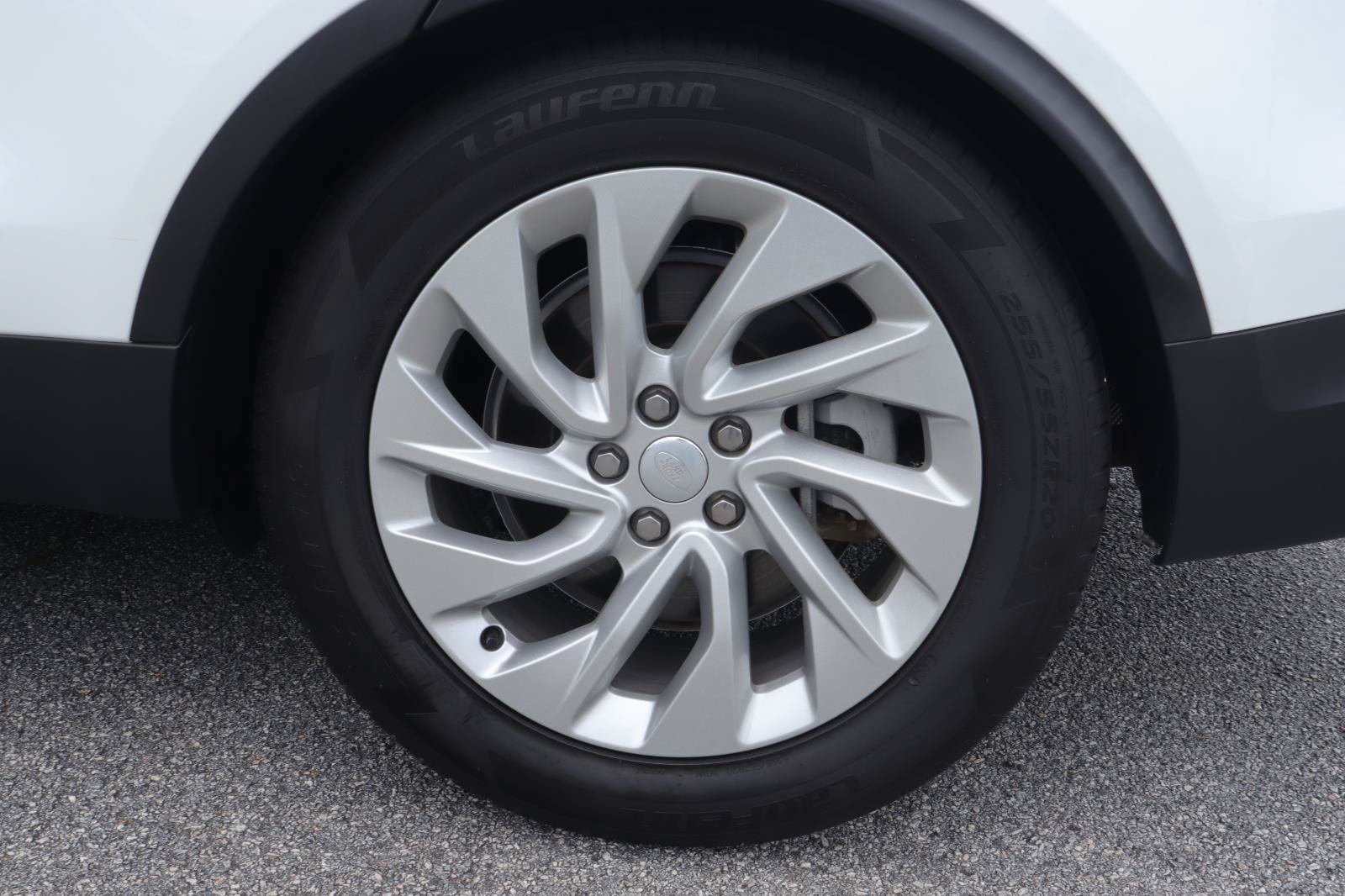 Used 2024 Land Rover Discovery S AWD/4WD image 41